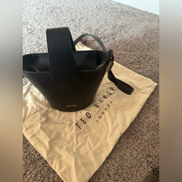 Ted Baker Bucket Bag - Picture 7 of 11
